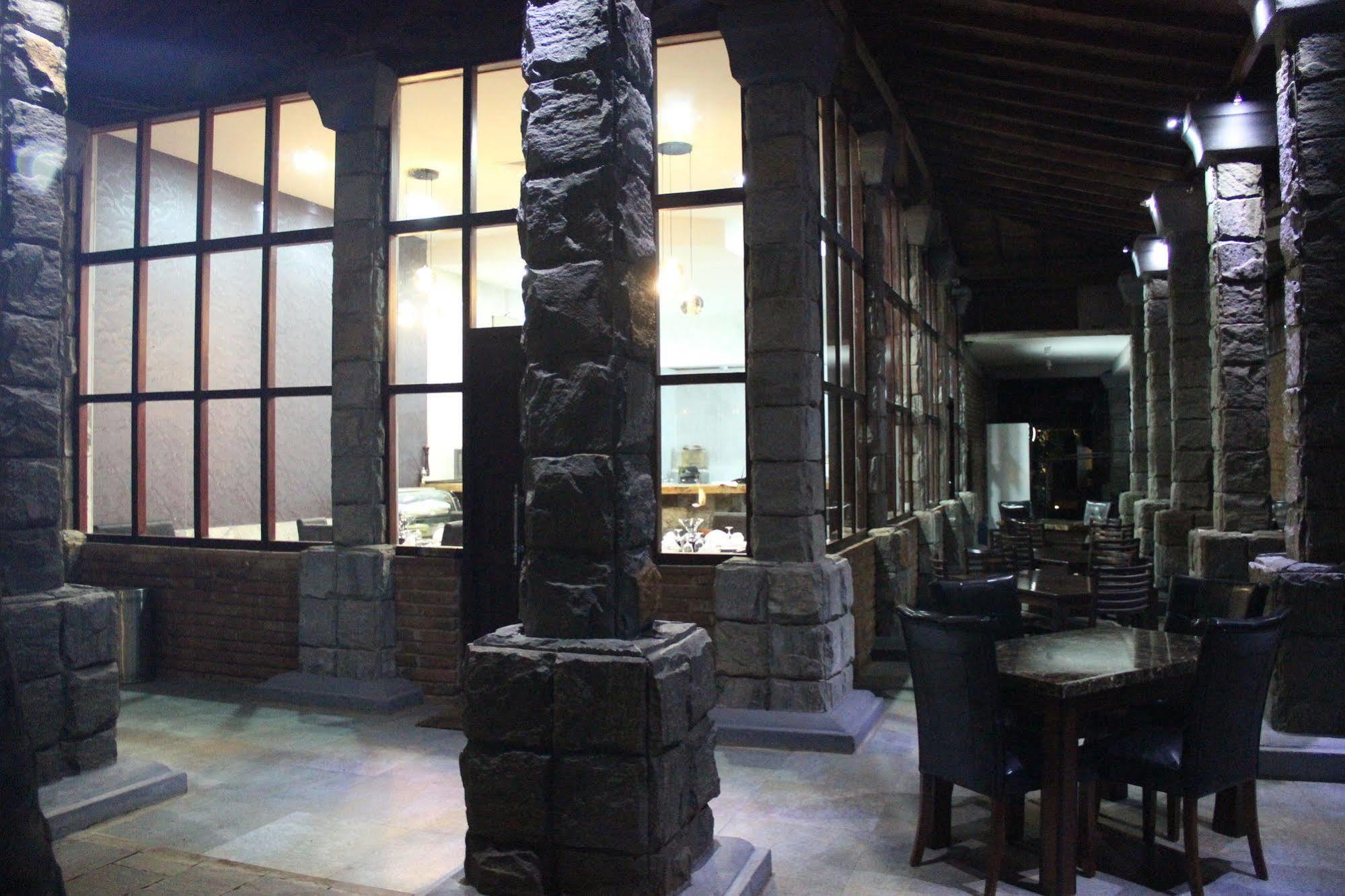 Avasta Resort And Spa Anurâdhapura Extérieur photo