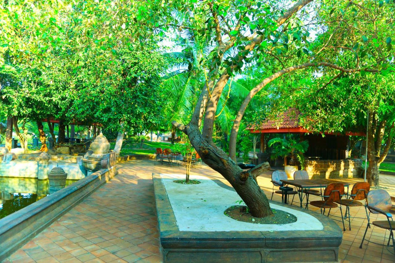 Avasta Resort And Spa Anurâdhapura Extérieur photo