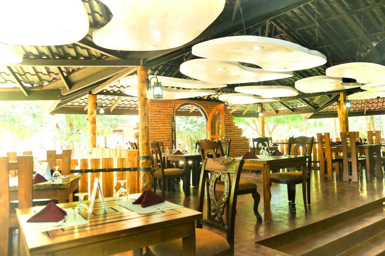 Avasta Resort And Spa Anurâdhapura Extérieur photo